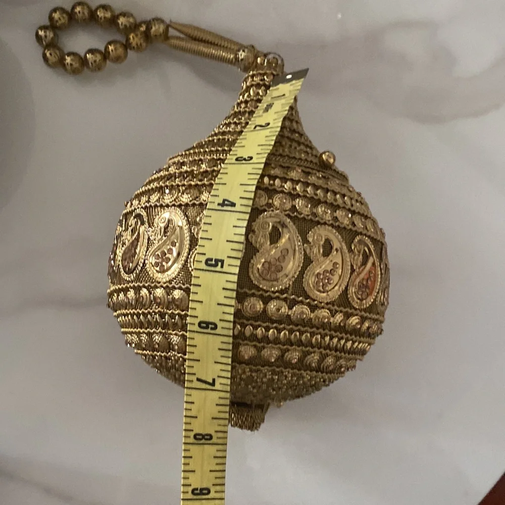 One of a Kind ball shaped purse - Picture 9 of 12